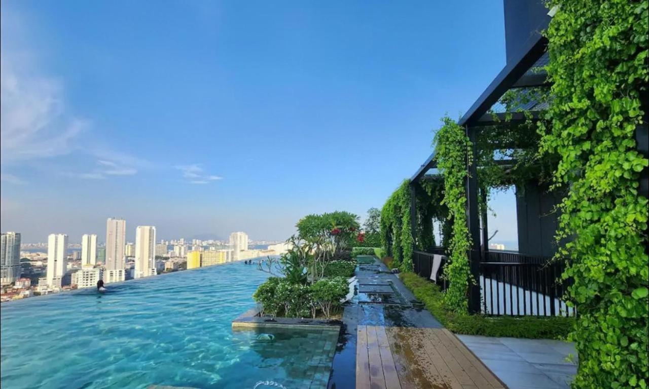 Beacon Executive Suite - Skypool Penang View George Town Extérieur photo